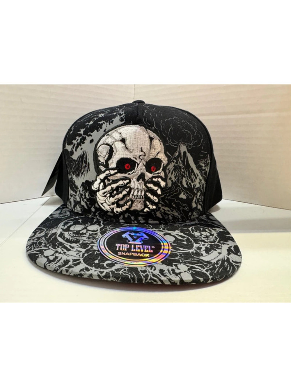 Top Level Men's Black Snapback Hat with Gray/White Skull Design & Red Eyes NWT